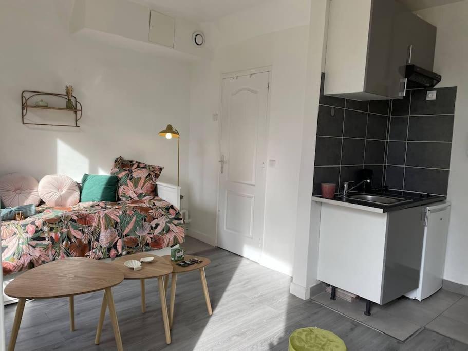 Charming Bright Sunny Studio Near Canal St Martin Παρίσι Εξωτερικό φωτογραφία
